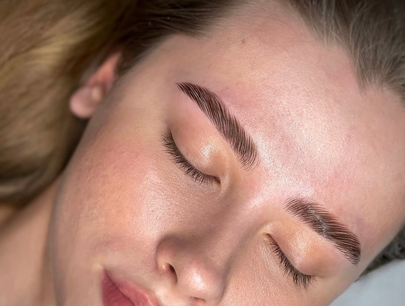Obrve nakon brow lifta